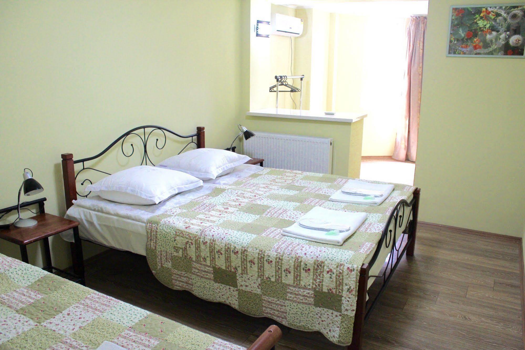 Red Fox Guesthouse Тбилиси Екстериор снимка